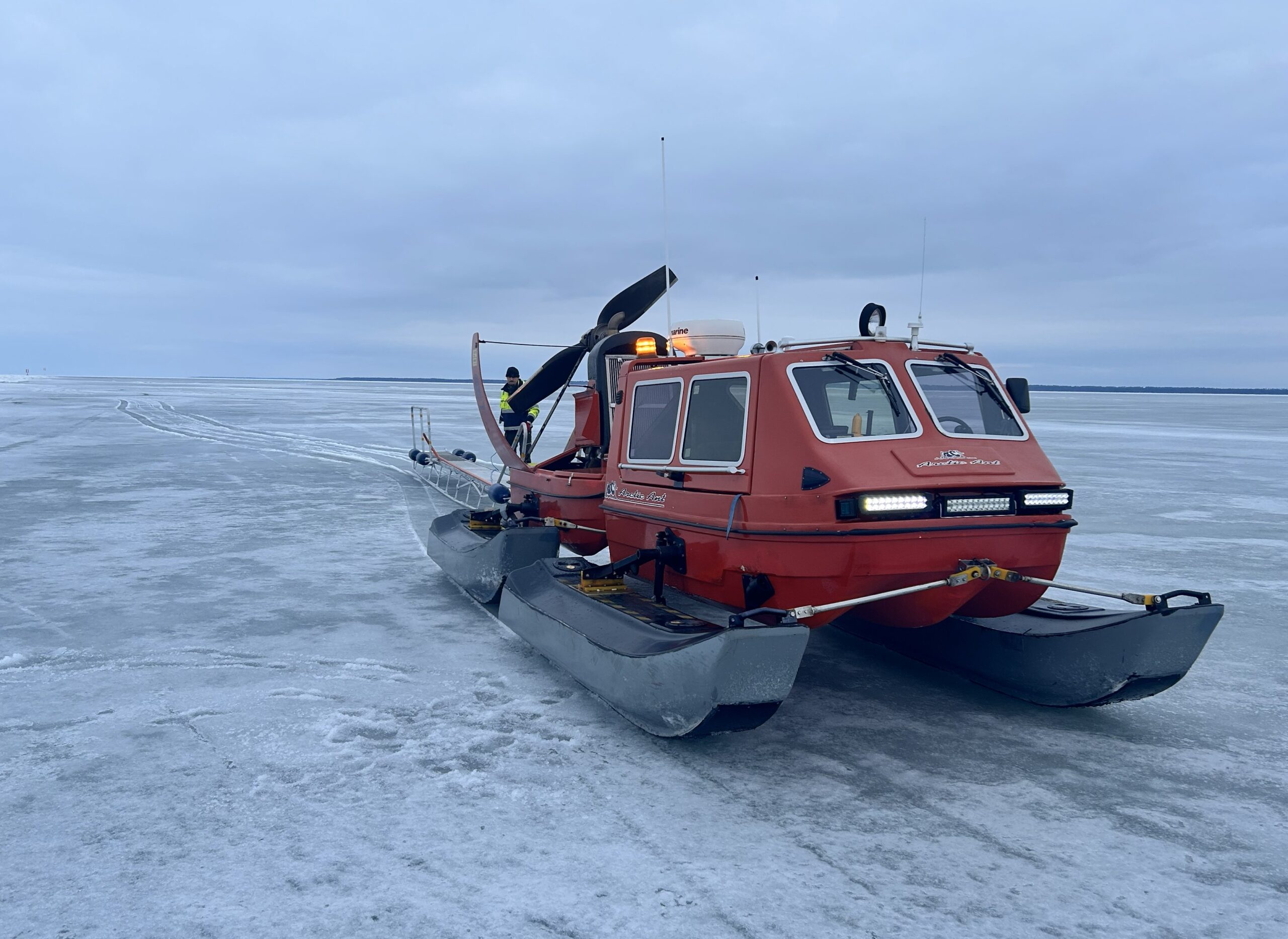 Hydrokopteri jäällä