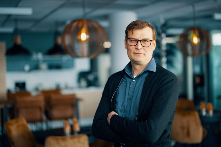 Finnpilotin hallituksen henkilöstön varaedustaja Aki Saartia